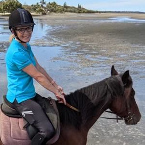 Meet your Posher, Leigh